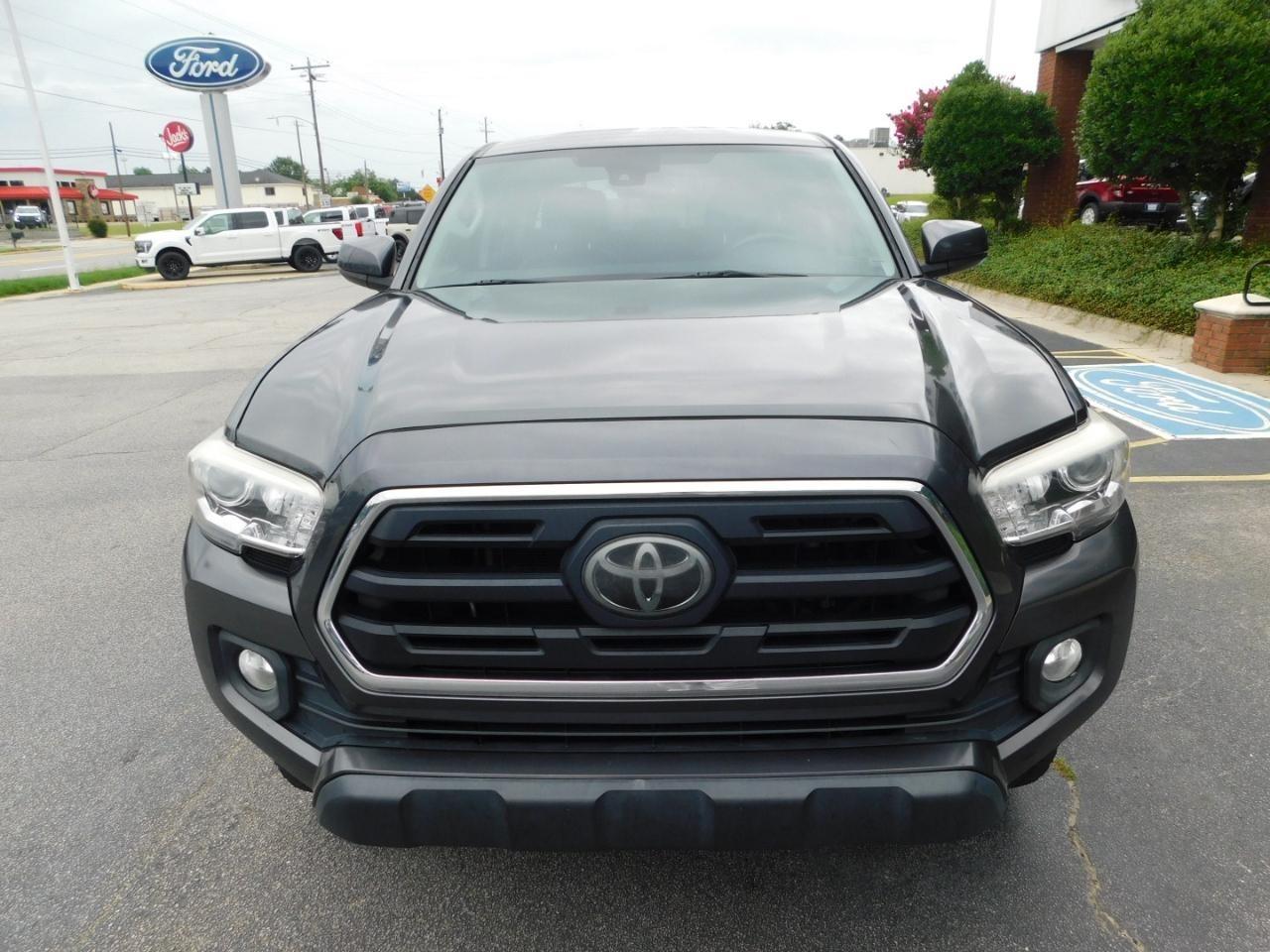 Toyota Tacoma  2018