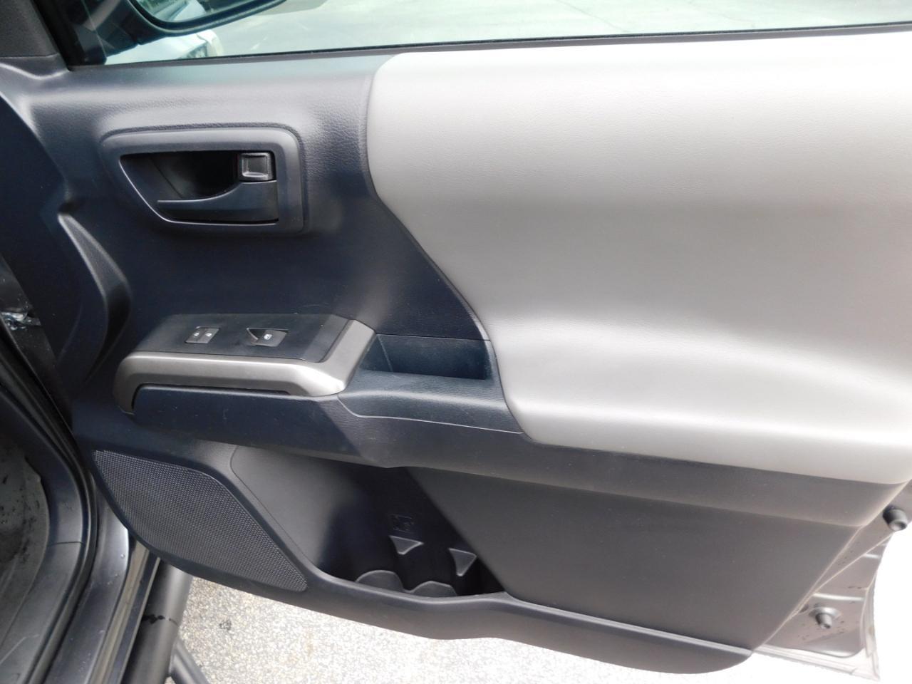 Toyota Tacoma  2018