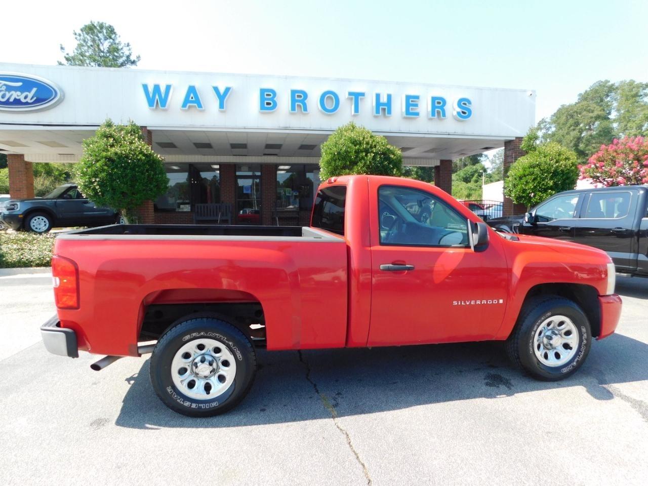 2008 Chevrolet Silverado 1500 2WD Reg Cab 119.0" Work Truck