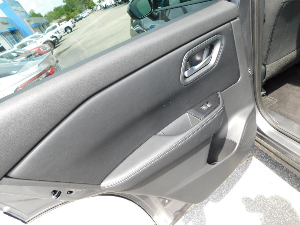 Nissan Rogue  2025
