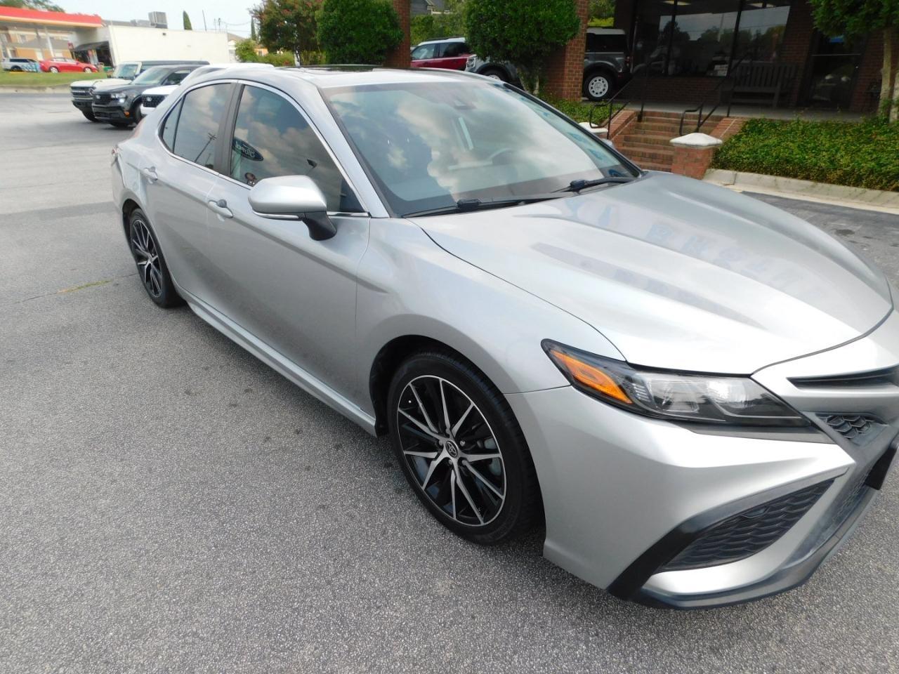 Toyota Camry  2021