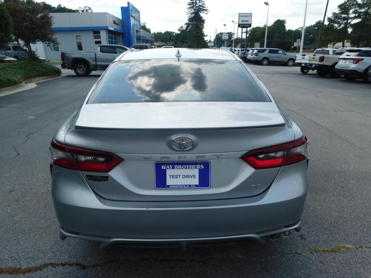 Toyota Camry  2021