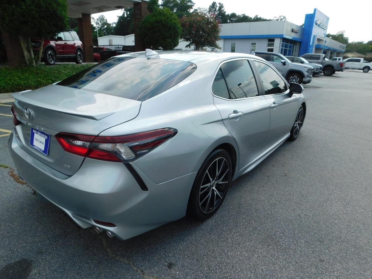 Toyota Camry  2021