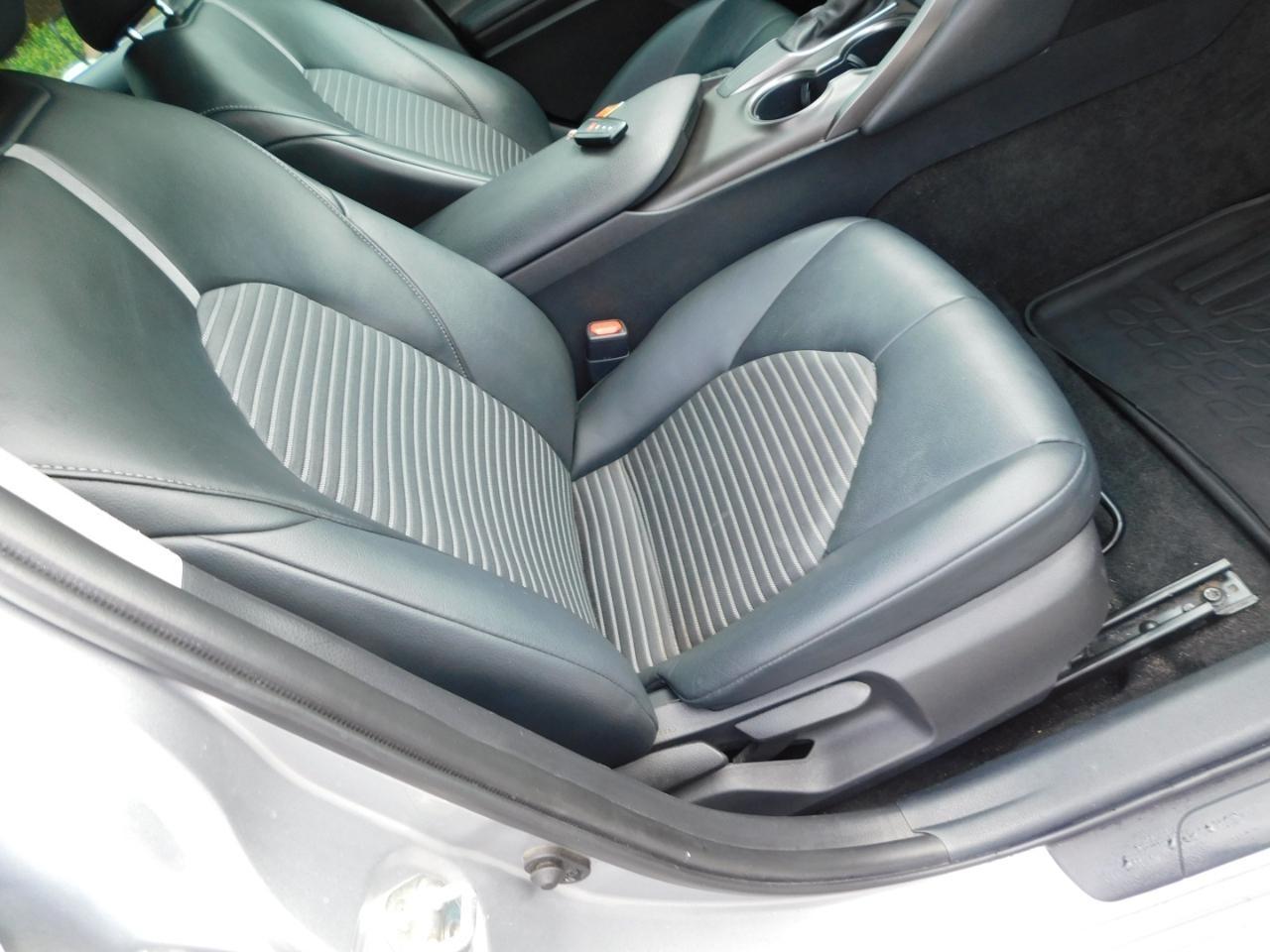 Toyota Camry  2021