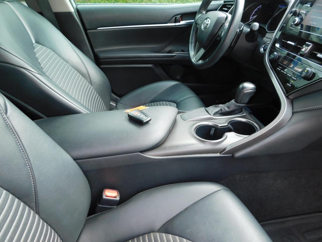 Toyota Camry  2021