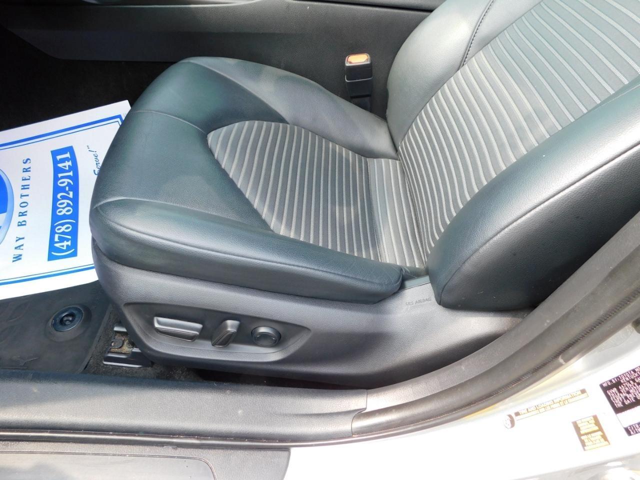 Toyota Camry  2021