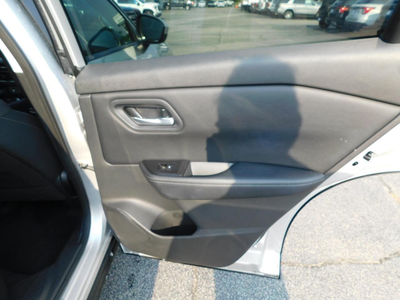 Nissan Rogue  2025