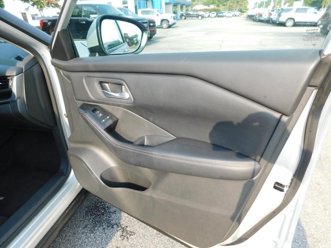 Nissan Rogue  2025