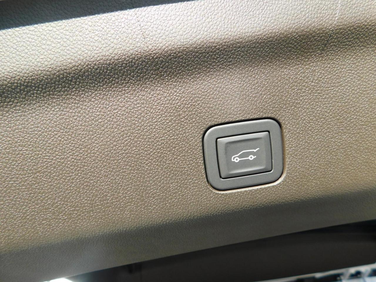 Chevrolet Suburban  2026