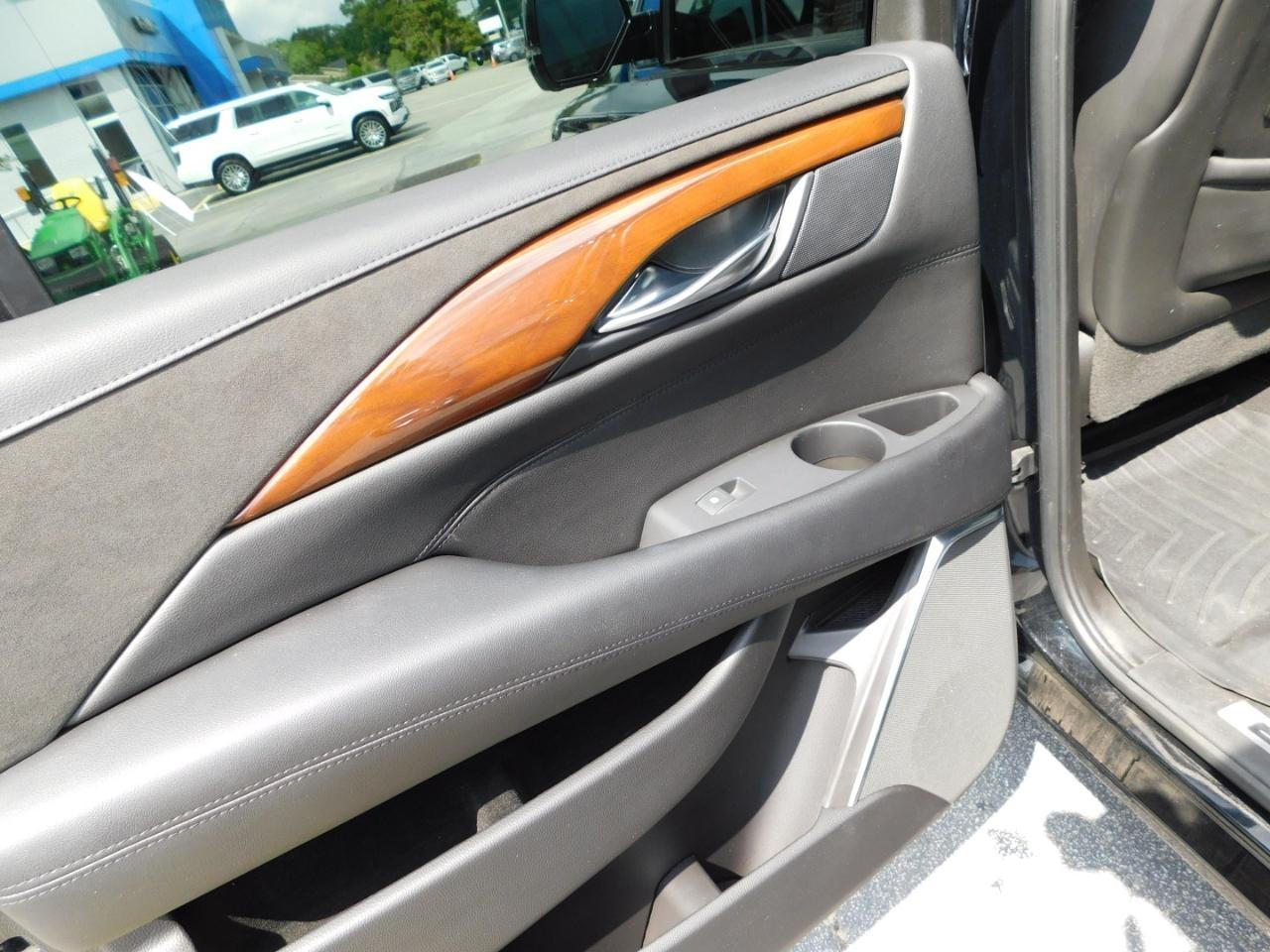 Cadillac Escalade ESV  2018