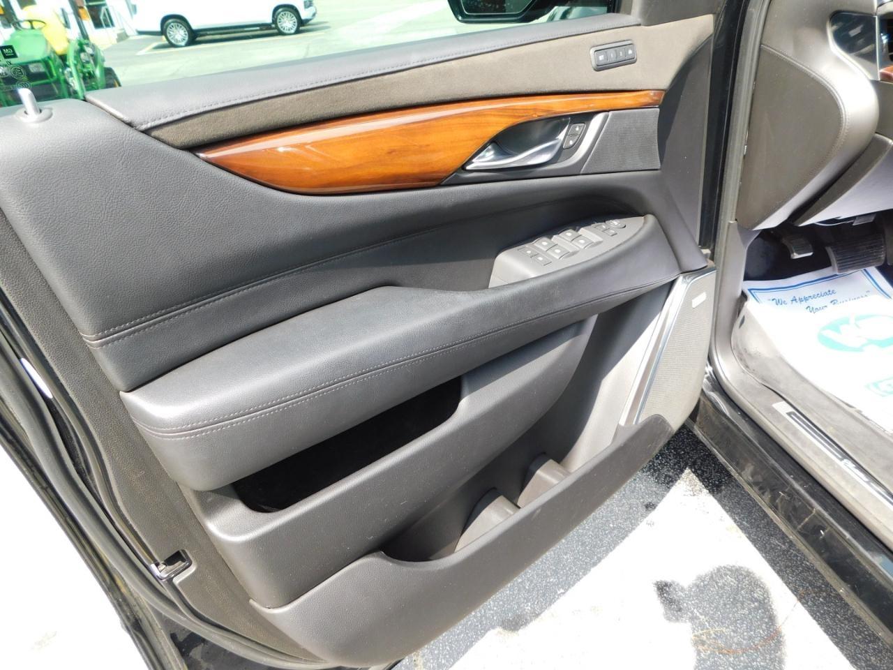 Cadillac Escalade ESV  2018