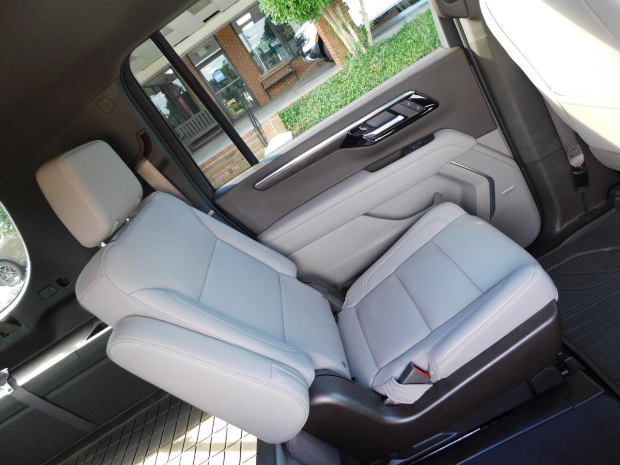 Chevrolet Suburban  2025