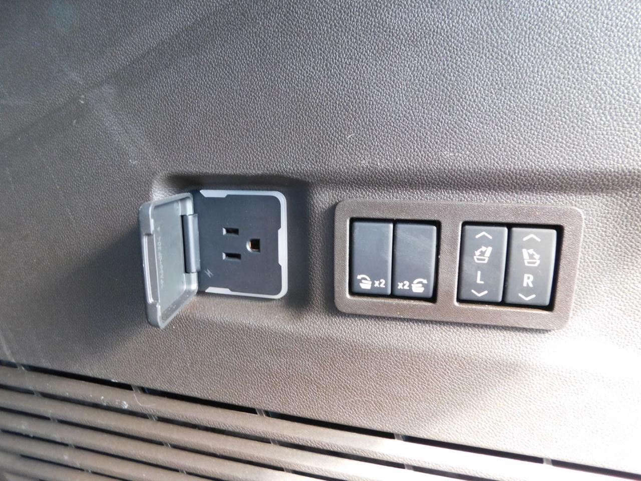 Chevrolet Suburban  2025