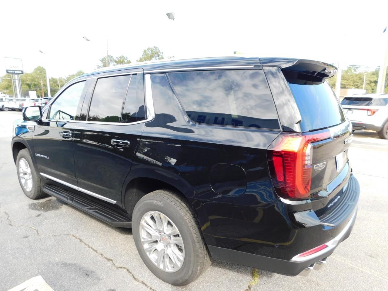 2027 GMC Yukon Denali - Photo 6