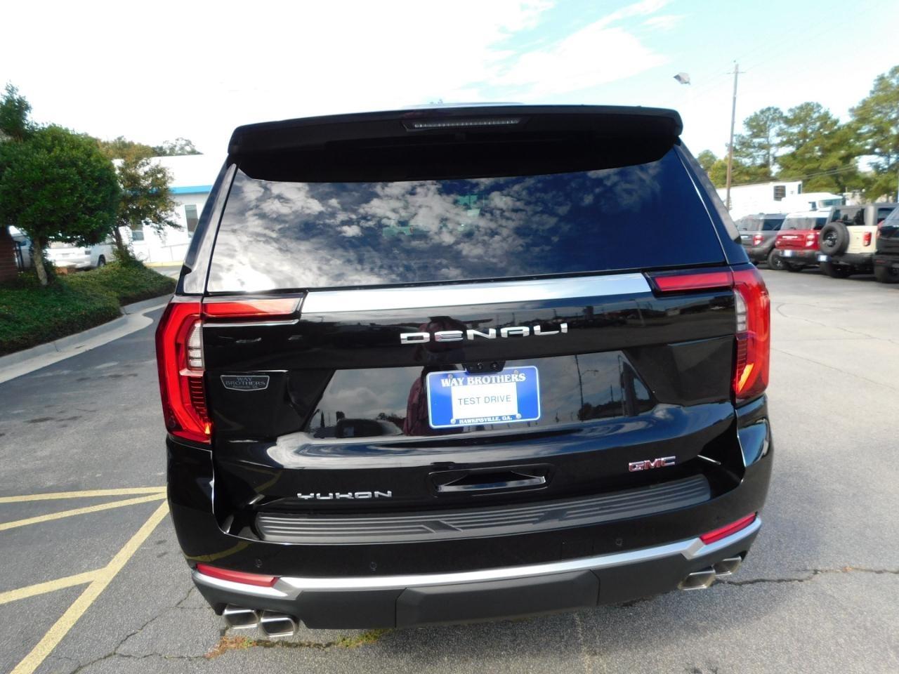 2027 GMC Yukon Denali - Photo 7