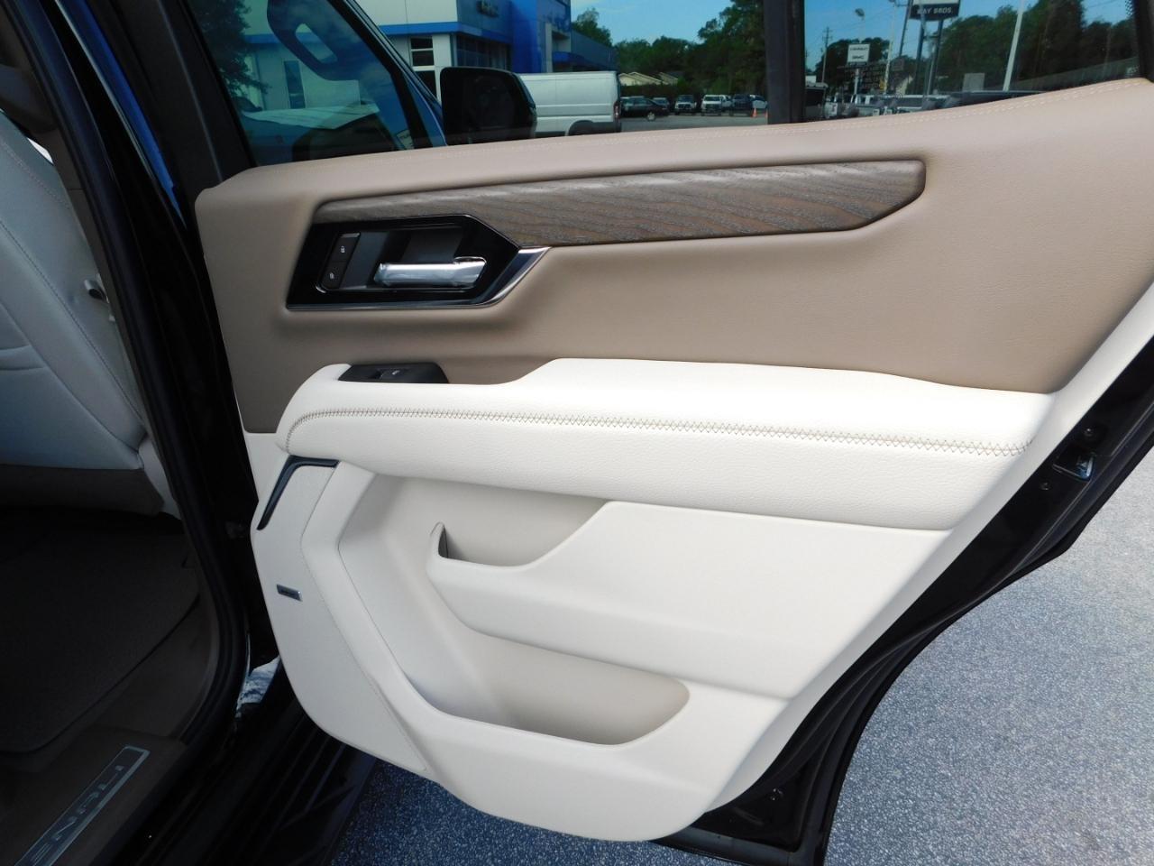 2027 GMC Yukon Denali - Photo 11