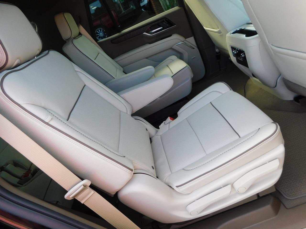 2027 GMC Yukon Denali - Photo 12