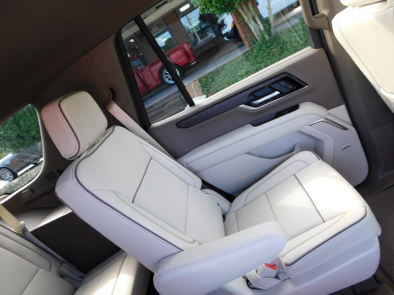 2027 GMC Yukon Denali - Photo 16