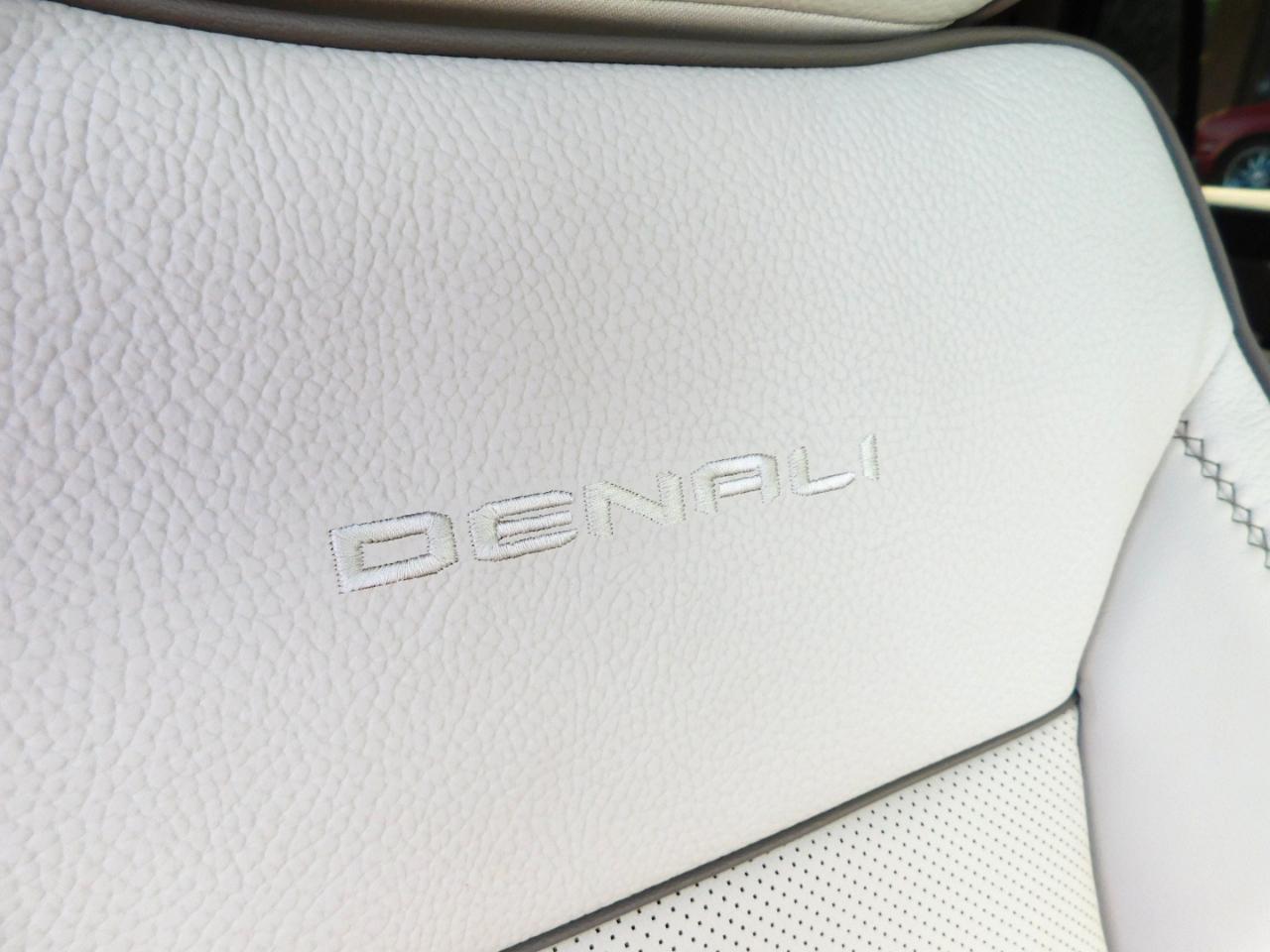 2027 GMC Yukon Denali - Photo 23
