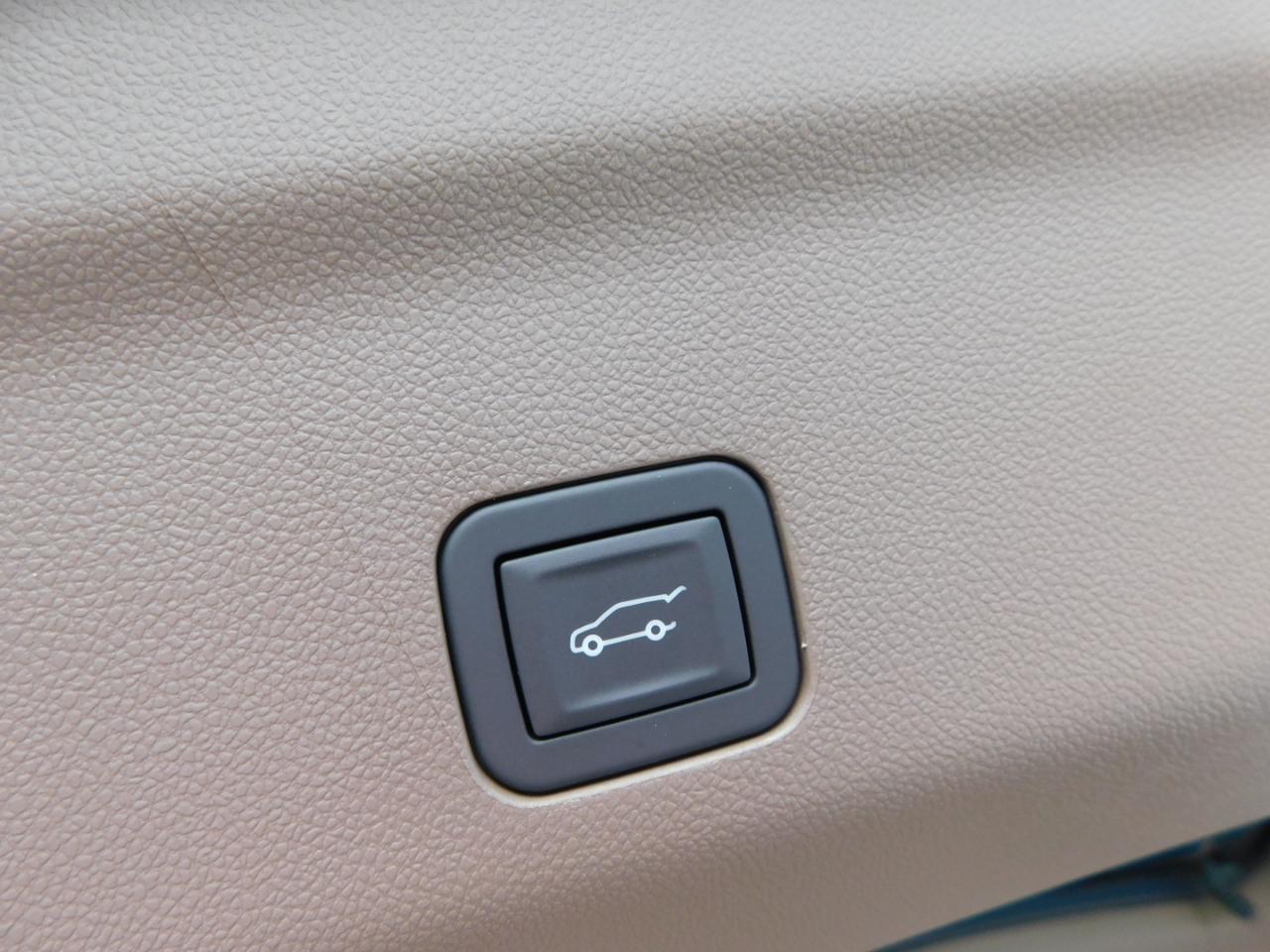 2027 GMC Yukon Denali - Photo 26