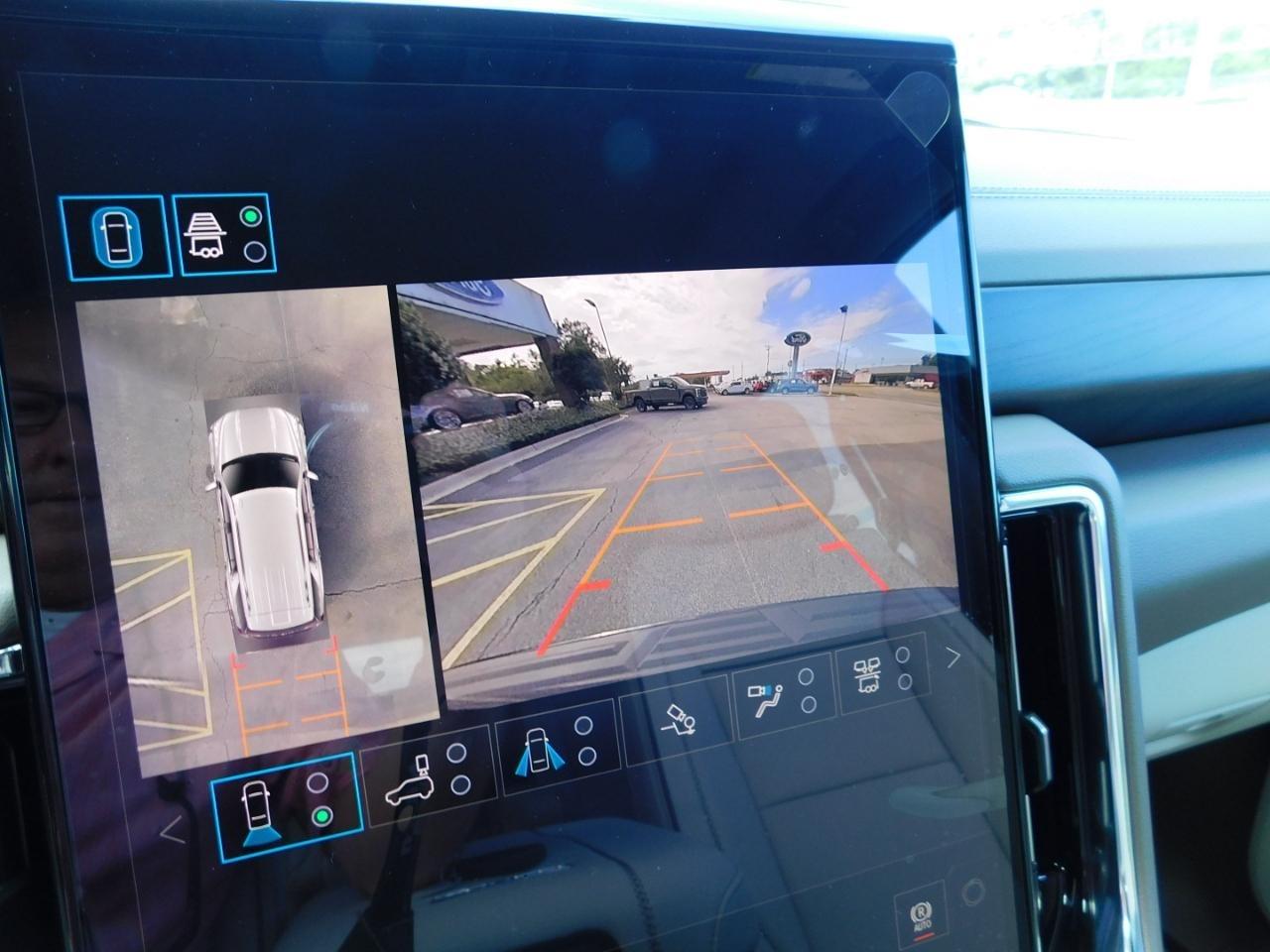 2027 GMC Yukon Denali - Photo 45