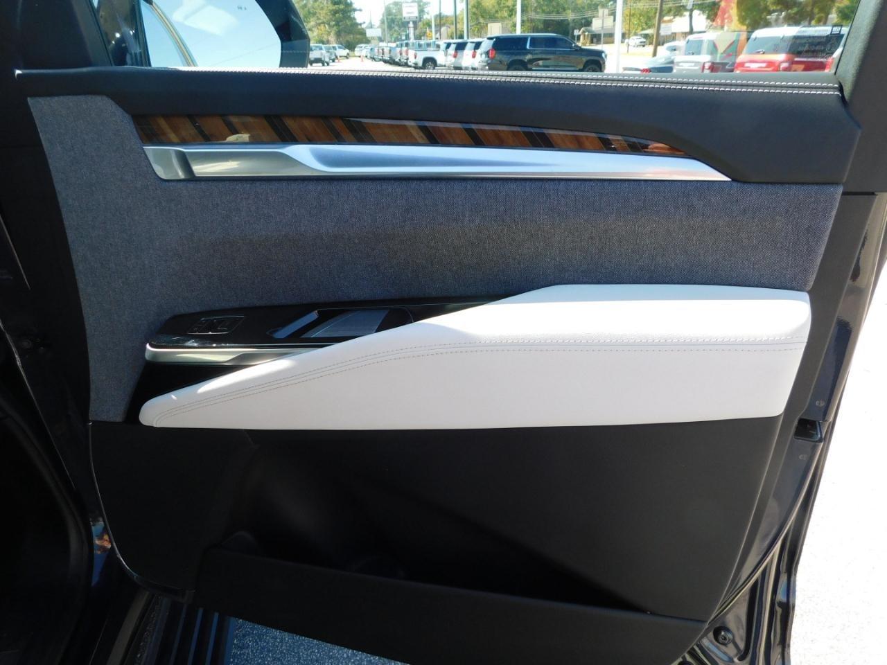 Cadillac Escalade  2025