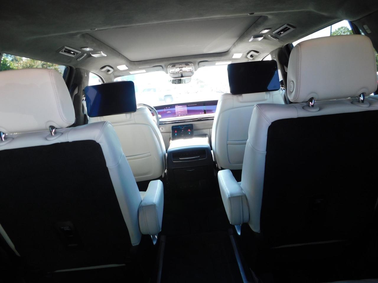 Cadillac Escalade  2025