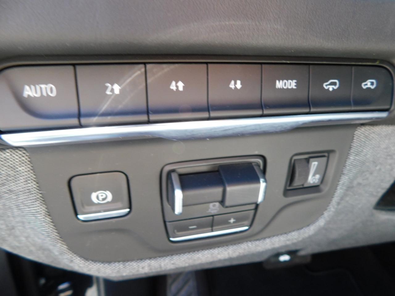 Cadillac Escalade  2025