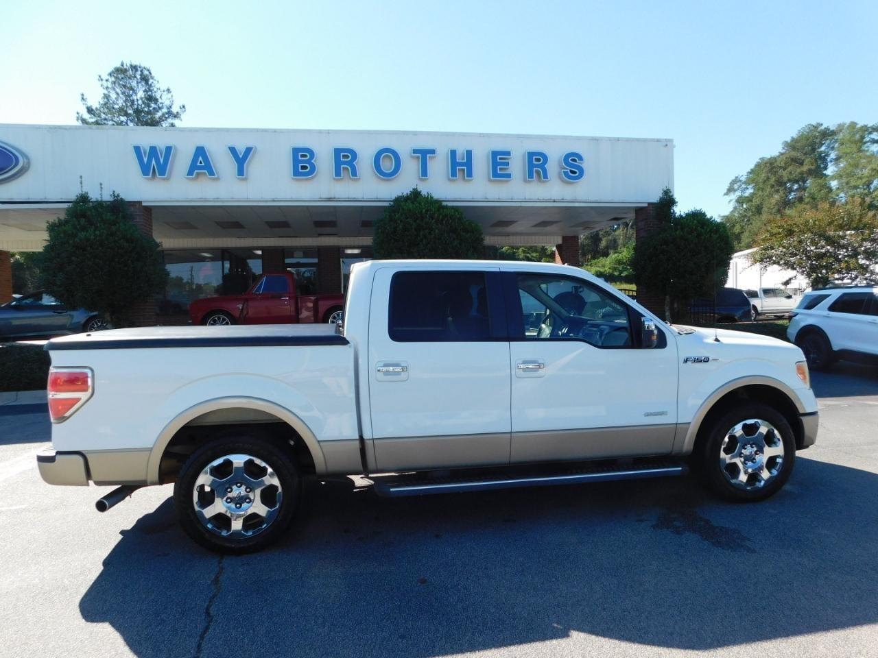 2011 Ford F-150 2WD SUPERCREW 145" LARIAT