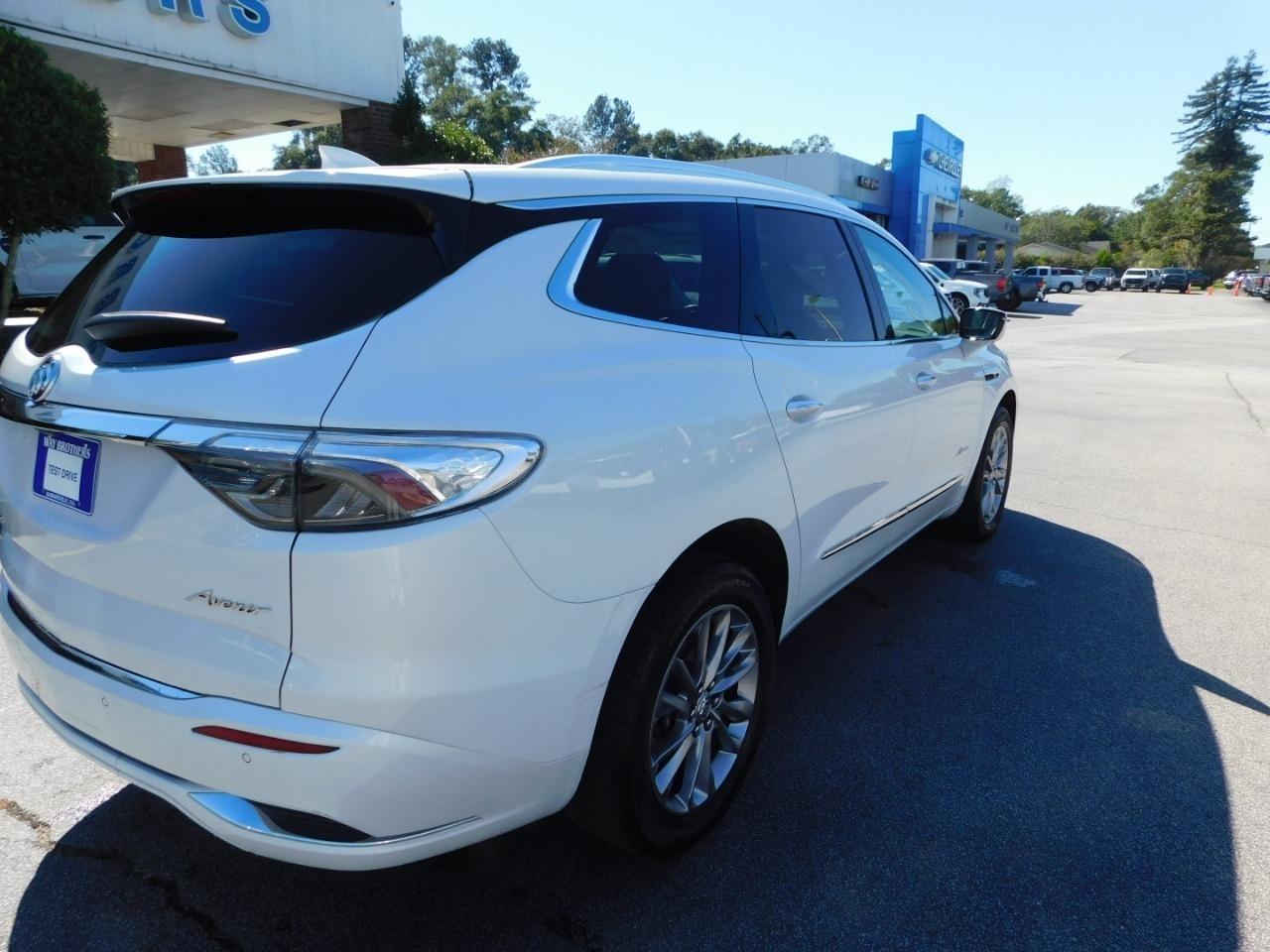 Buick Enclave  2023
