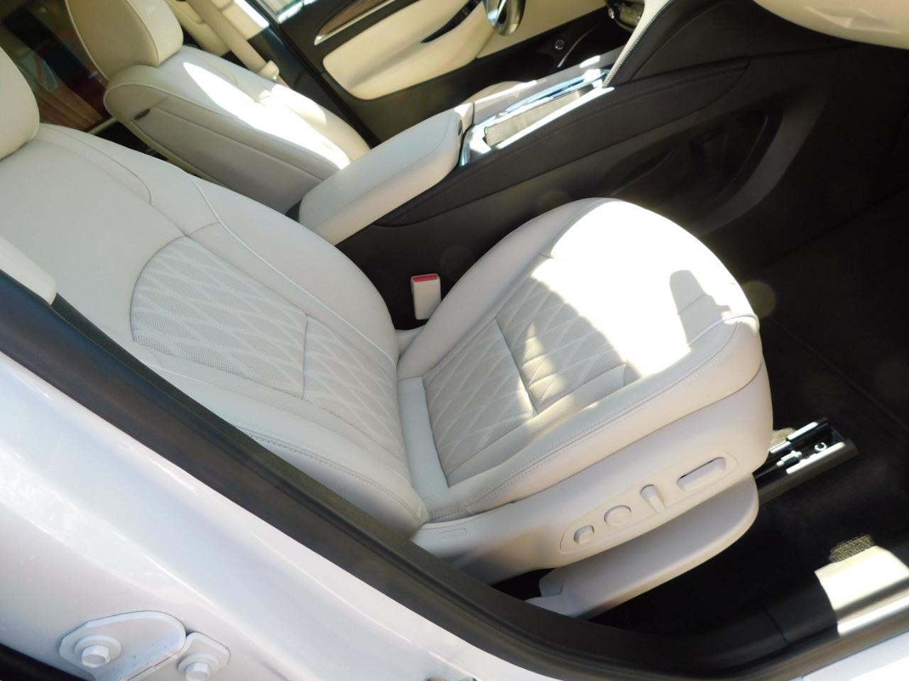Buick Enclave  2023