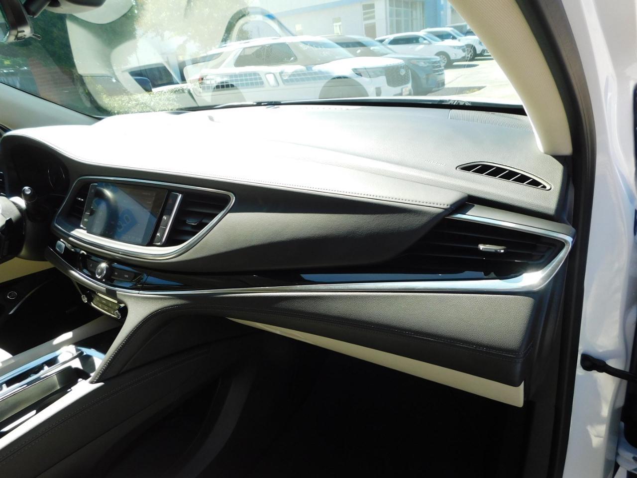 Buick Enclave  2023