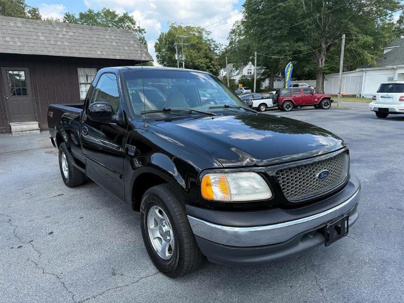 2001 Ford F-150 XLT Short Bed 2WD