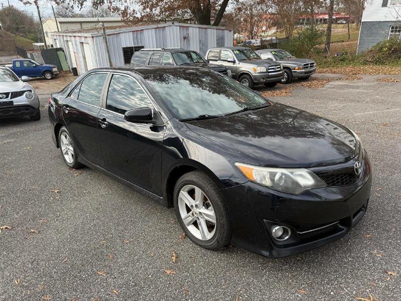 Toyota Camry SE 2012