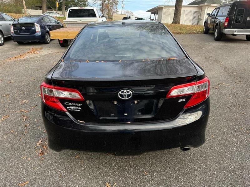 Toyota Camry SE 2012