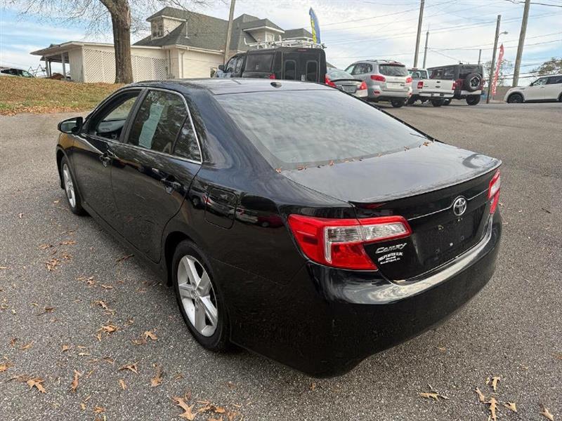 Toyota Camry SE 2012