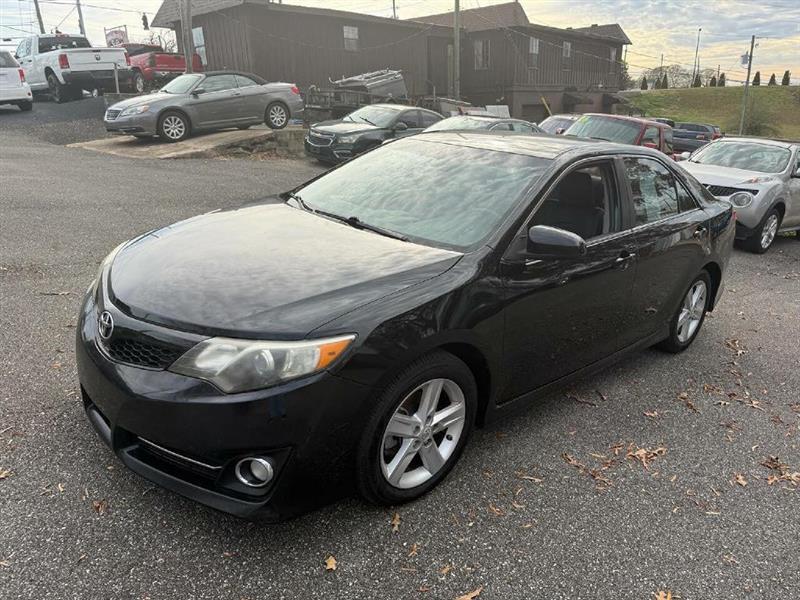 Toyota Camry SE 2012