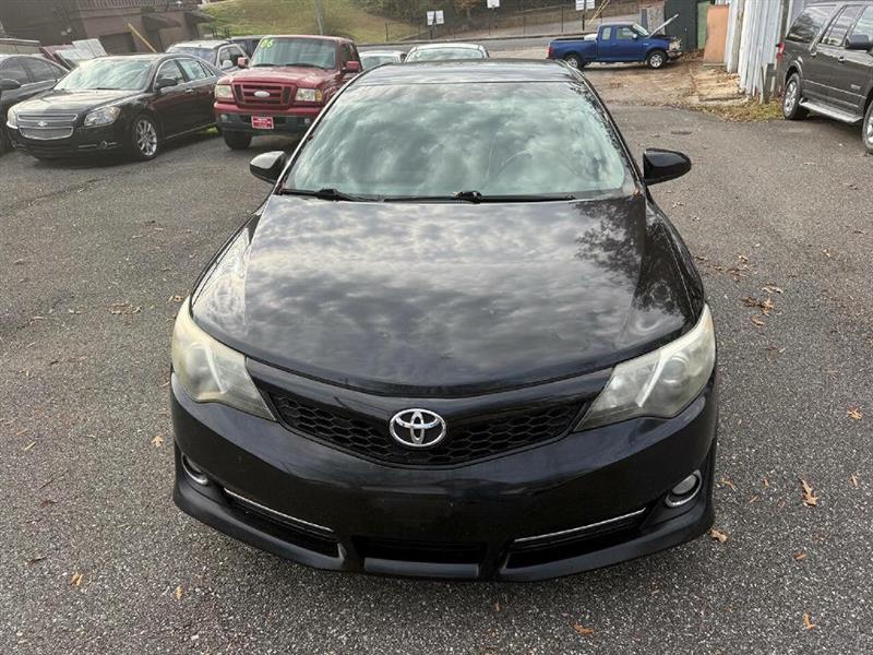 Toyota Camry SE 2012