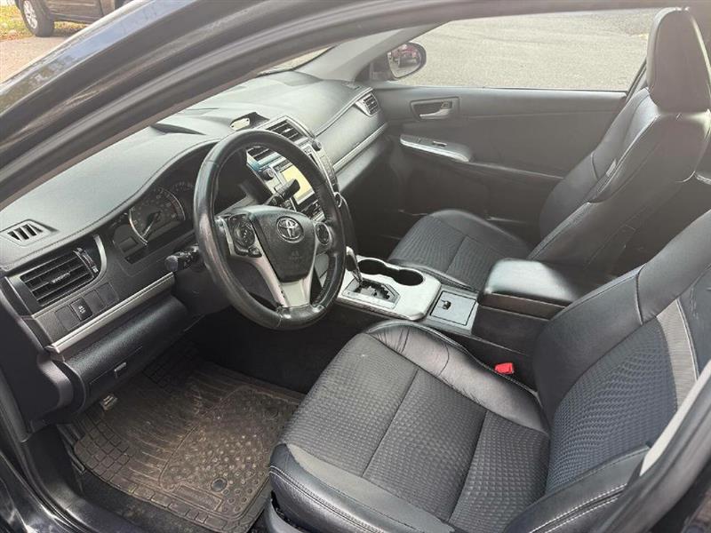 Toyota Camry SE 2012