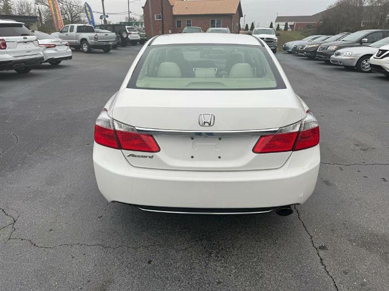 Honda Accord LX Sedan CVT 2013