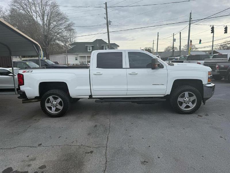 Chevrolet Silverado 2500HD LT Crew Cab Short Box 4WD 2019