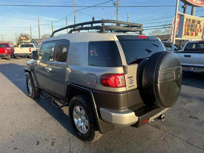 Toyota FJ Cruiser 4WD AT 2010