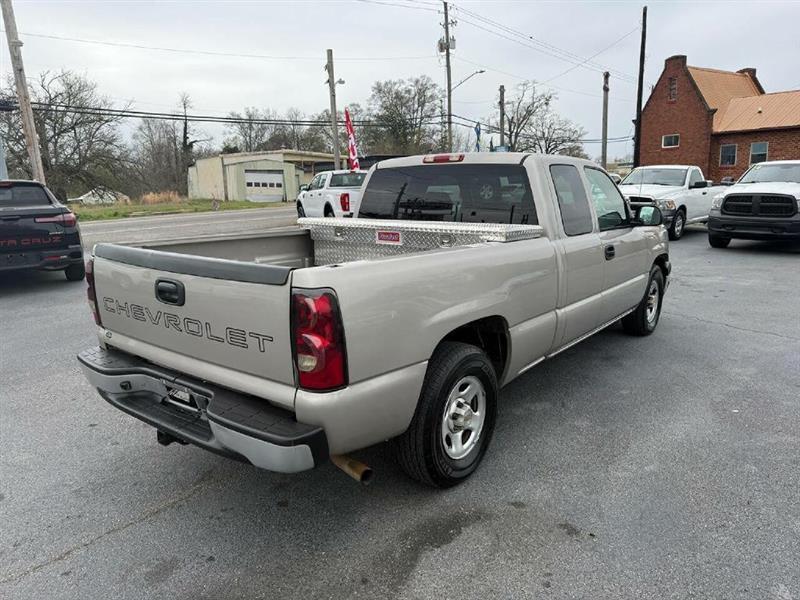 Chevrolet Silverado 1500 Ext. Cab Short Bed 2WD 2004