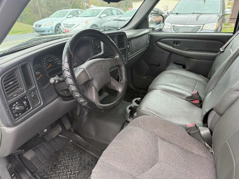 Chevrolet Silverado 1500 Ext. Cab Short Bed 2WD 2004