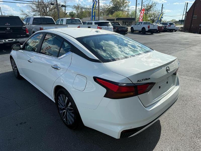 Nissan Altima 2.5 SV 2025