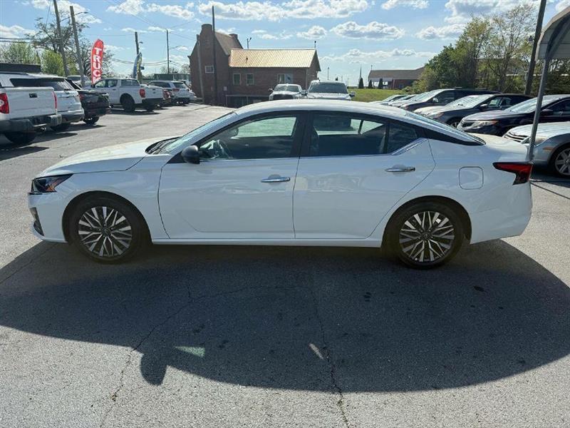 Nissan Altima 2.5 SV 2025