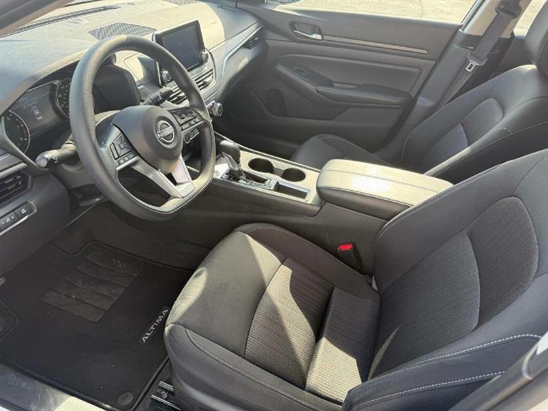 Nissan Altima 2.5 SV 2025