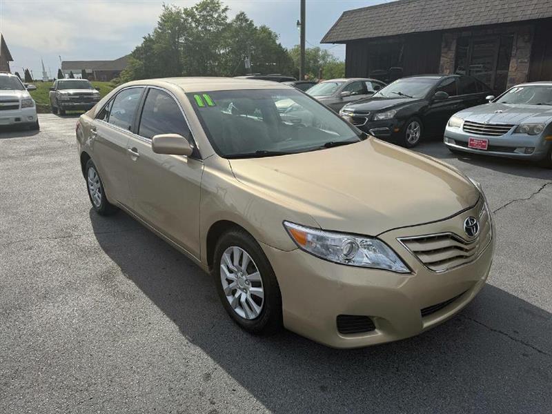 Toyota Camry LE 6-Spd AT 2011