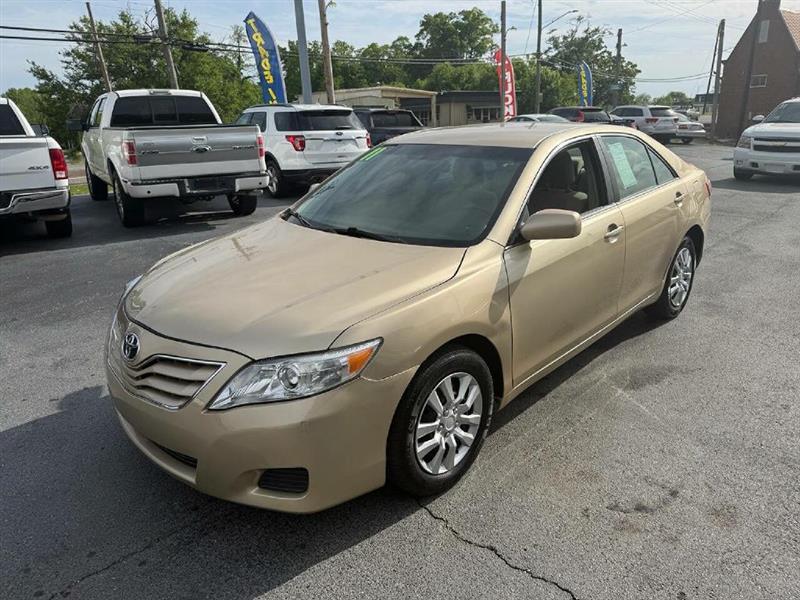 Toyota Camry LE 6-Spd AT 2011