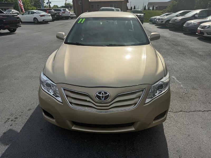 Toyota Camry LE 6-Spd AT 2011